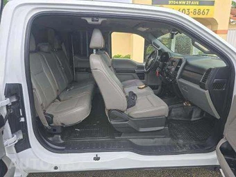 2019 Ford Super Duty F-350 Cab Chassis XL Extended Cab w/Rear Doors - miniatura 16