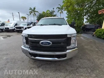 2019 Ford Super Duty F-350 Cab Chassis XL Extended Cab w/Rear Doors - miniatura 2