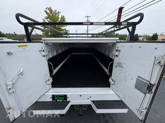 2019 Ford Super Duty F-350 Cab Chassis XL Extended Cab w/Rear Doors - miniatura 29