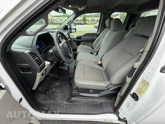 2019 Ford Super Duty F-350 Cab Chassis XL Extended Cab w/Rear Doors - miniatura 45