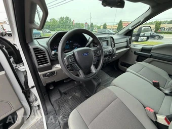 2019 Ford Super Duty F-350 Cab Chassis XL Extended Cab w/Rear Doors - miniatura 47