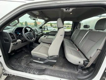 2019 Ford Super Duty F-350 Cab Chassis XL Extended Cab w/Rear Doors - miniatura 53