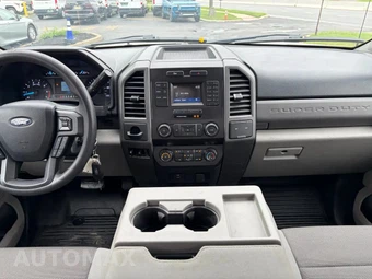 2019 Ford Super Duty F-350 Cab Chassis XL Extended Cab w/Rear Doors - miniatura 55