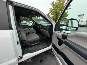 2019 Ford Super Duty F-350 Cab Chassis XL Extended Cab w/Rear Doors - miniatura 58