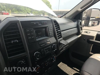 2019 Ford Super Duty F-350 Cab Chassis XL Extended Cab w/Rear Doors - miniatura 11