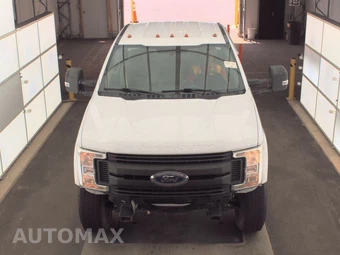 2019 Ford Super Duty F-350 Cab Chassis XL Extended Cab w/Rear Doors - miniatura 2