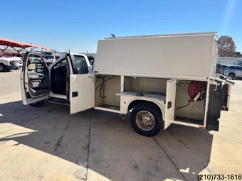 2019 Ford Super Duty F-350 Cab Chassis XL Extended Cab w/Rear Doors DRW - miniatura 10