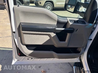 2019 Ford Super Duty F-350 Cab Chassis XL Extended Cab w/Rear Doors DRW - miniatura 19