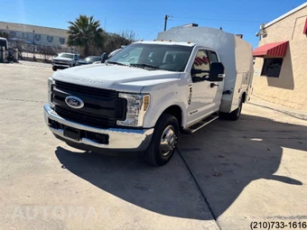 2019 Ford Super Duty F-350 Cab Chassis XL Extended Cab w/Rear Doors DRW - miniatura 3
