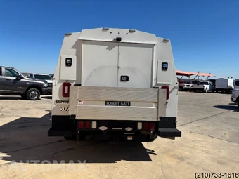 2019 Ford Super Duty F-350 Cab Chassis XL Extended Cab w/Rear Doors DRW - miniatura 6