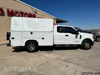 2019 Ford Super Duty F-350 Cab Chassis XL Extended Cab w/Rear Doors DRW - miniatura 8
