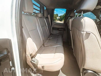 2019 Ford Super Duty F-350 Cab Chassis XL Extended Cab w/Rear Doors DRW - miniatura 16