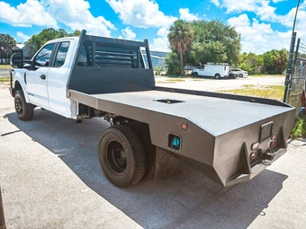 2019 Ford Super Duty F-350 Cab Chassis XL Extended Cab w/Rear Doors DRW - miniatura 8