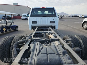 2019 Ford Super Duty F-350 Cab Chassis XL Regular Cab DRW - miniatura 15