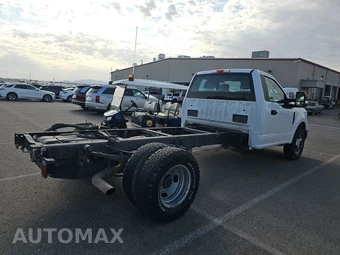 2019 Ford Super Duty F-350 Cab Chassis XL Regular Cab DRW - miniatura 4
