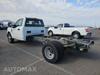 2019 Ford Super Duty F-350 Cab Chassis XL Regular Cab DRW - miniatura 6