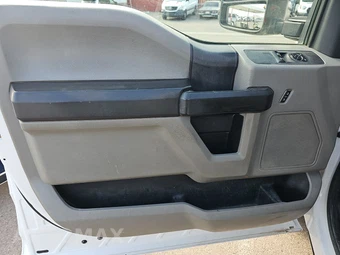 2019 Ford Super Duty F-350 Cab Chassis XL Regular Cab DRW - miniatura 9