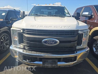 2019 Ford Super Duty F-350 Cab Chassis XL Regular Cab DRW - miniatura 2