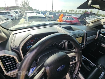 2019 Ford Super Duty F-350 Lariat Crew Cab Long Bed DRW - miniatura 11