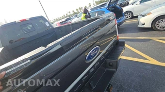 2019 Ford Super Duty F-350 Lariat Crew Cab Long Bed DRW - miniatura 38