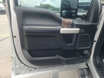 2019 Ford Super Duty F-350 Lariat Crew Cab Long Bed DRW - miniatura 9