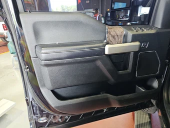 2019 Ford Super Duty F-350 Lariat Crew Cab Long Bed DRW - miniatura 9