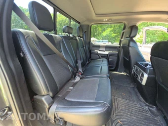 2019 Ford Super Duty F-350 Lariat Crew Cab Long Bed DRW - miniatura 16