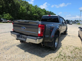 2019 Ford Super Duty F-350 Lariat Crew Cab Long Bed DRW - miniatura 3