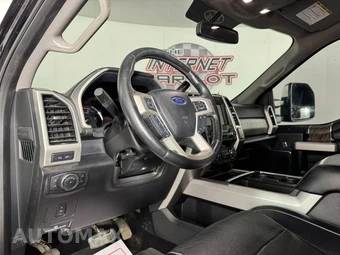 2019 Ford Super Duty F-350 Lariat Crew Cab Medium Bed - miniatura 10