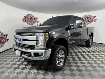 2019 Ford Super Duty F-350 Lariat Crew Cab Medium Bed - miniatura 3