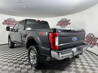 2019 Ford Super Duty F-350 Lariat Crew Cab Medium Bed - miniatura 5