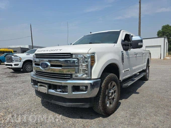 2019 Ford Super Duty F-350 Lariat Crew Cab Medium Bed