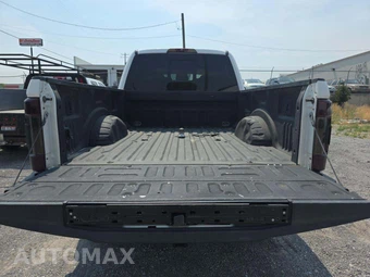 2019 Ford Super Duty F-350 Lariat Crew Cab Medium Bed - miniatura 14