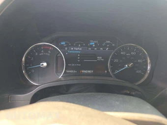 2019 Ford Super Duty F-350 Lariat Crew Cab Medium Bed - miniatura 9