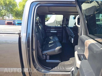 2019 Ford Super Duty F-350 Lariat Crew Cab Medium Bed - miniatura 13
