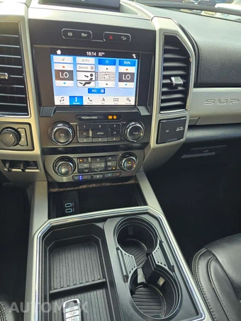2019 Ford Super Duty F-350 Lariat Crew Cab Medium Bed - miniatura 13