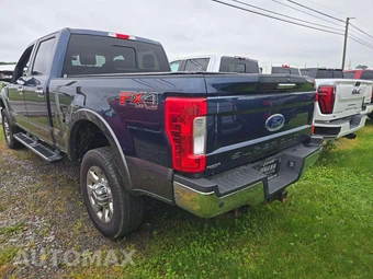2019 Ford Super Duty F-350 Lariat Crew Cab Medium Bed - miniatura 2
