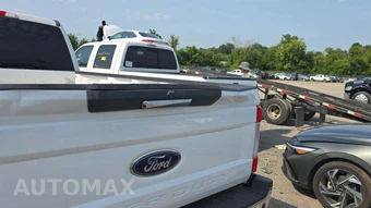 2019 Ford Super Duty F-350 XLT Crew Cab Long Bed DRW - miniatura 40