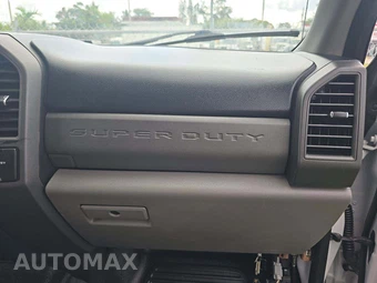 2019 Ford Super Duty F-450 Cab Chassis XL Crew Cab DRW - miniatura 18