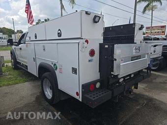 2019 Ford Super Duty F-450 Cab Chassis XL Crew Cab DRW - miniatura 2