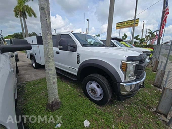 2019 Ford Super Duty F-450 Cab Chassis XL Crew Cab DRW - miniatura 4