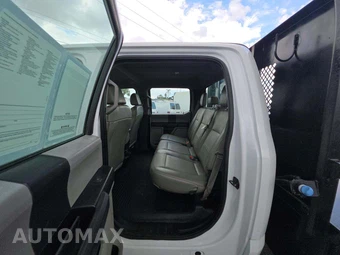 2019 Ford Super Duty F-450 Cab Chassis XL Crew Cab DRW - miniatura 13