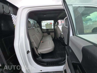 2019 Ford Super Duty F-450 Cab Chassis XL Crew Cab DRW - miniatura 15