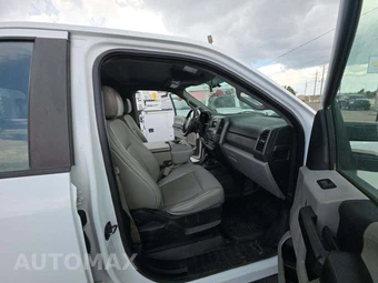 2019 Ford Super Duty F-450 Cab Chassis XL Crew Cab DRW - miniatura 17