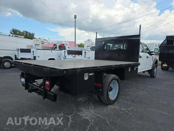 2019 Ford Super Duty F-450 Cab Chassis XL Crew Cab DRW - miniatura 3