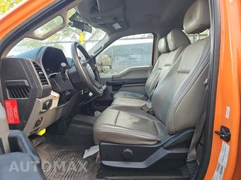 2019 Ford Super Duty F-450 Cab Chassis XL Crew Cab DRW - miniatura 7