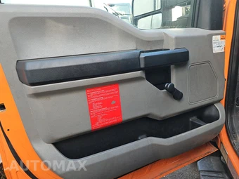 2019 Ford Super Duty F-450 Cab Chassis XL Crew Cab DRW - miniatura 9