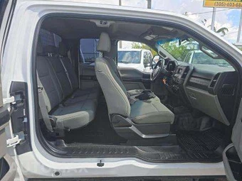 2019 Ford Super Duty F-450 Cab Chassis XL Extended Cab w/Rear Doors DRW - miniatura 15