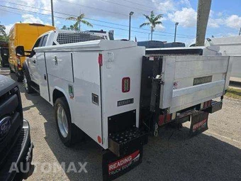 2019 Ford Super Duty F-450 Cab Chassis XL Extended Cab w/Rear Doors DRW - miniatura 2