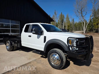 2019 Ford Super Duty F-450 Cab Chassis XL Extended Cab w/Rear Doors DRW - miniatura 10